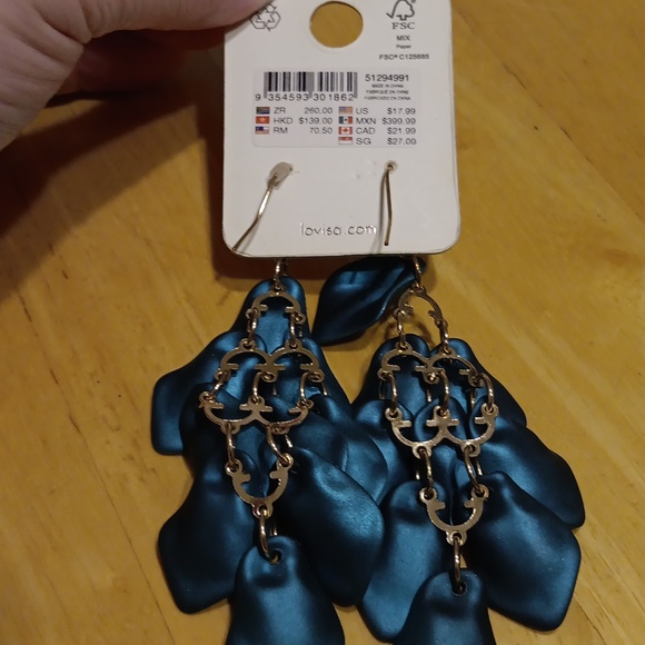 Lovisa Dangle Earrings - Picture 3 of 3